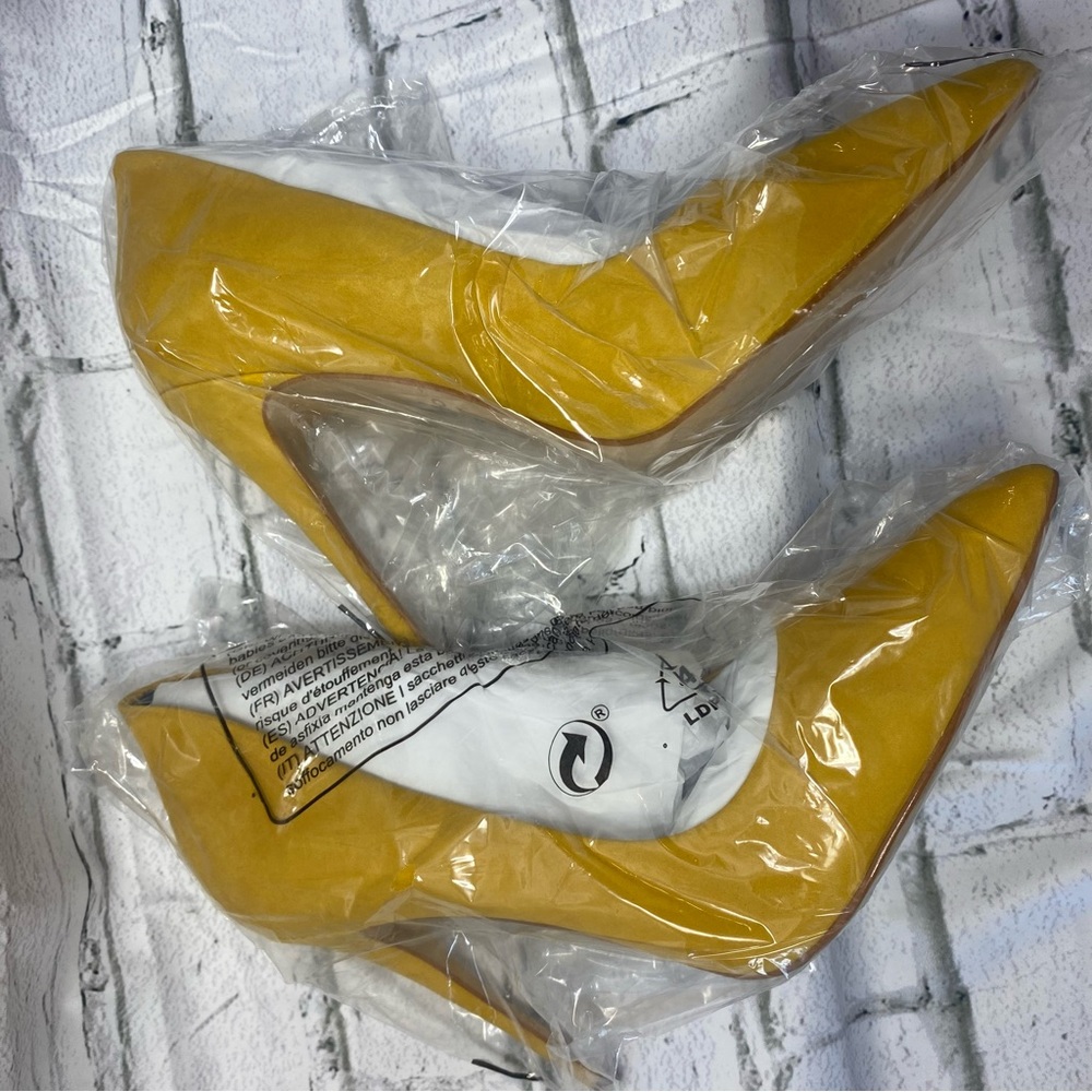 Aldo Yellow Pointed-Toe Stiletto Pumps - Picture 15 of 16